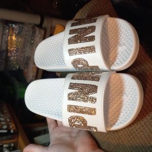 New w/out tags PINK sandals white in color womens size 8